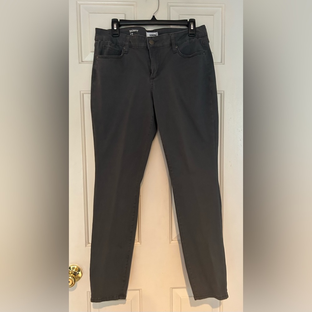Sonoma Skinny Gray 5-pocket Jeans. EUC. Size 12.